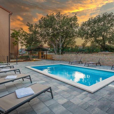 Apartments Cesare With Shared Pool Ližnjan Εξωτερικό φωτογραφία