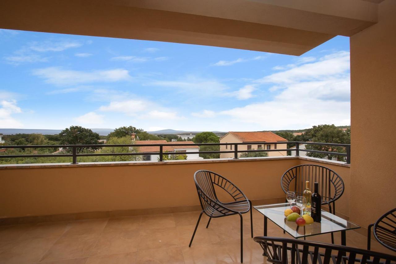 Apartments Cesare With Shared Pool Ližnjan Εξωτερικό φωτογραφία
