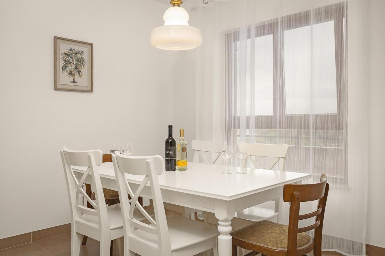 Apartments Cesare With Shared Pool Ližnjan Εξωτερικό φωτογραφία