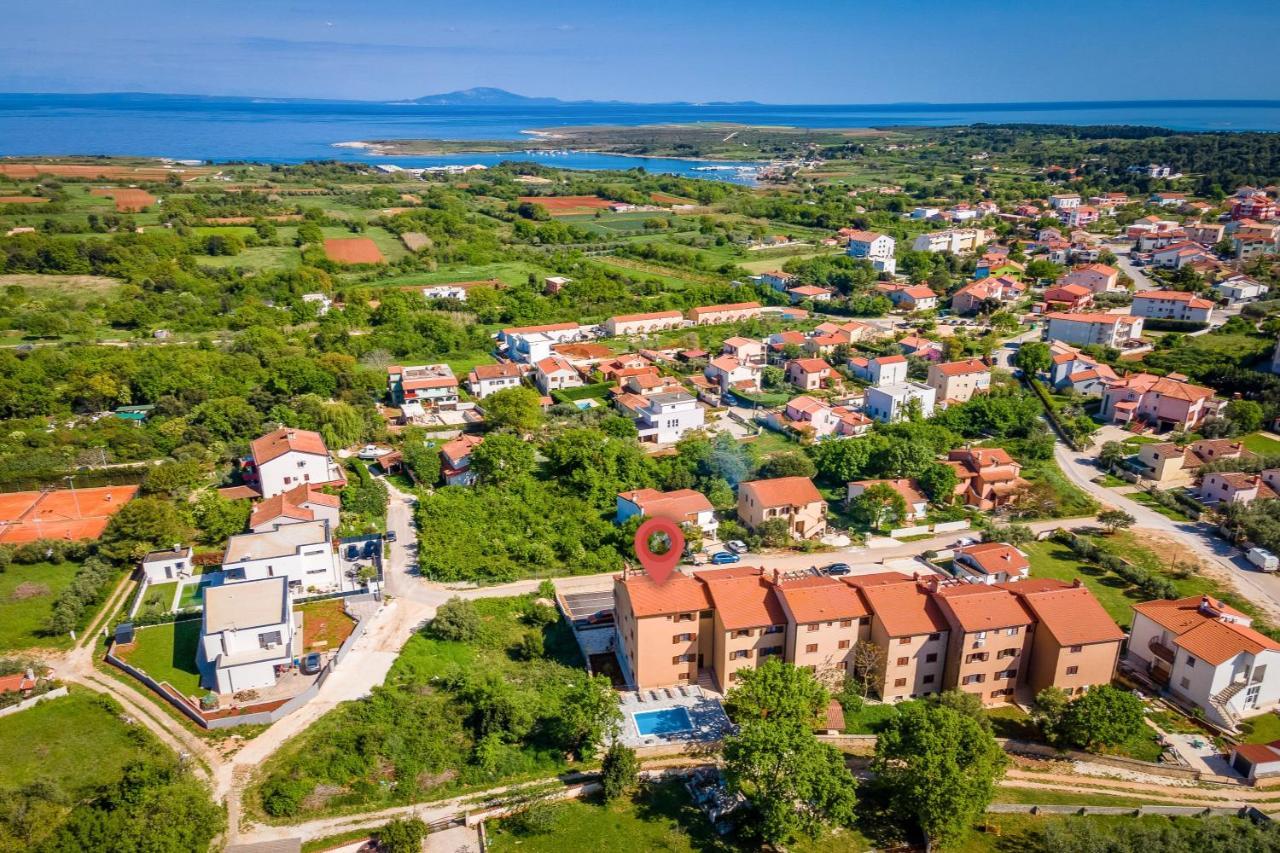 Apartments Cesare With Shared Pool Ližnjan Εξωτερικό φωτογραφία