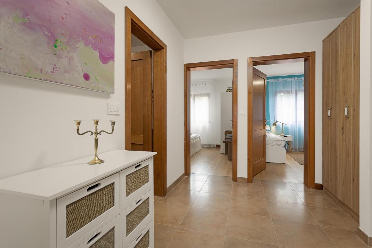 Apartments Cesare With Shared Pool Ližnjan Εξωτερικό φωτογραφία