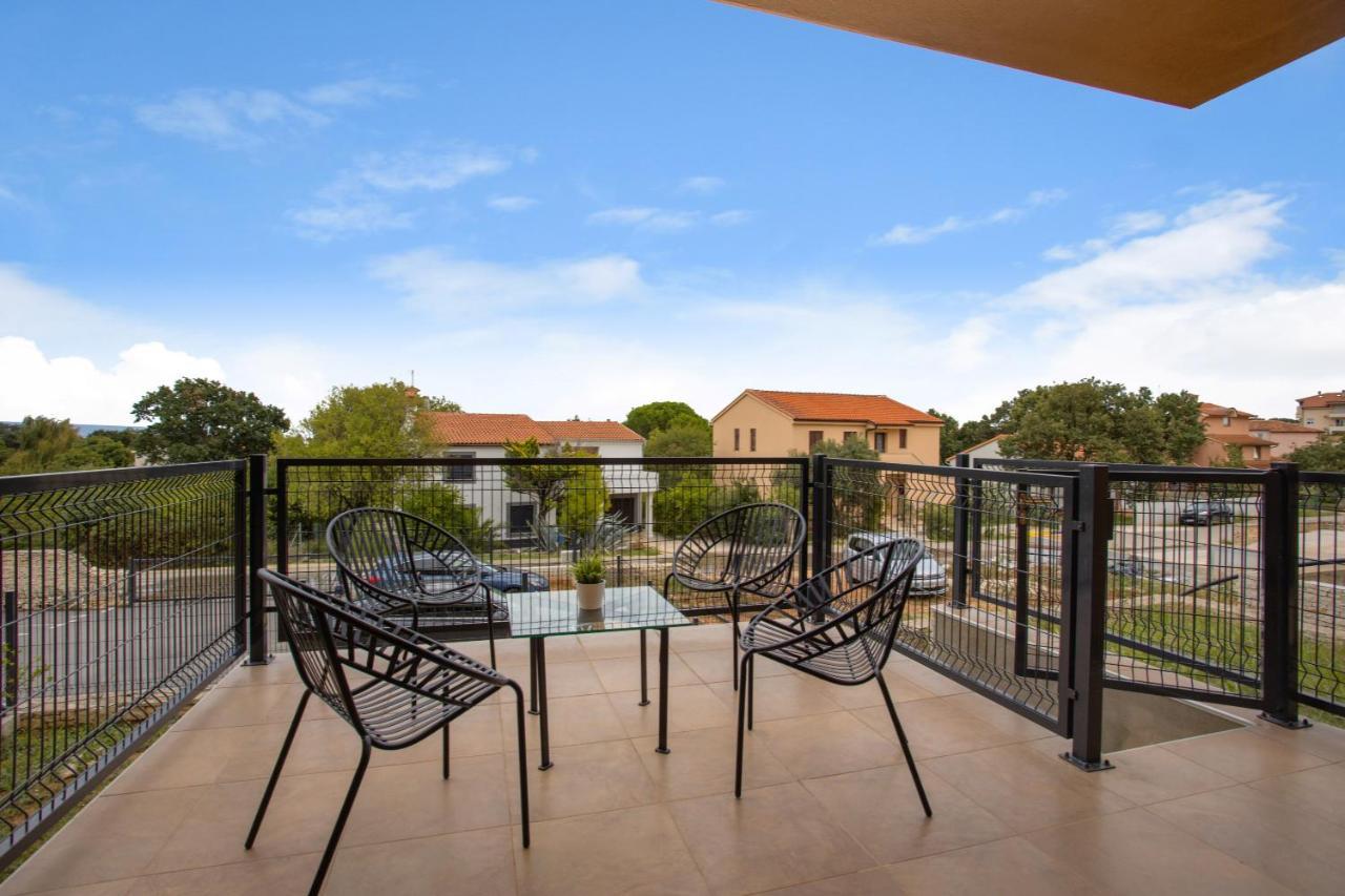 Apartments Cesare With Shared Pool Ližnjan Εξωτερικό φωτογραφία