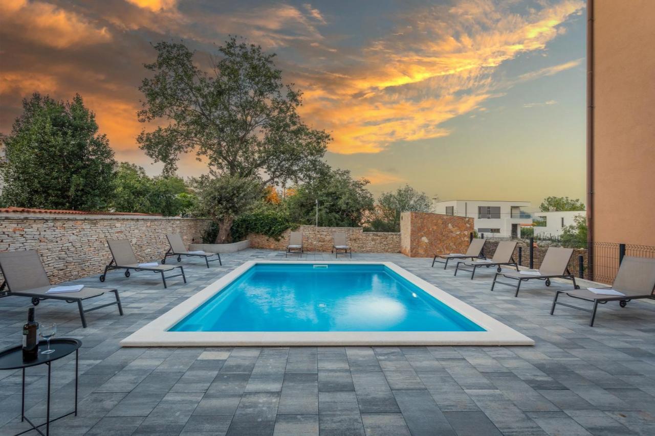 Apartments Cesare With Shared Pool Ližnjan Εξωτερικό φωτογραφία