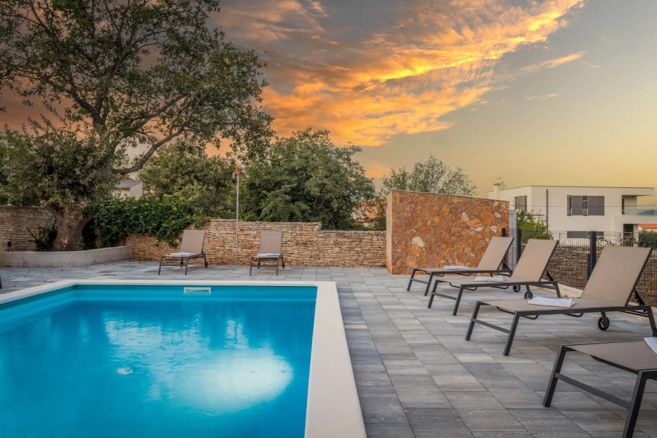 Apartments Cesare With Shared Pool Ližnjan Εξωτερικό φωτογραφία